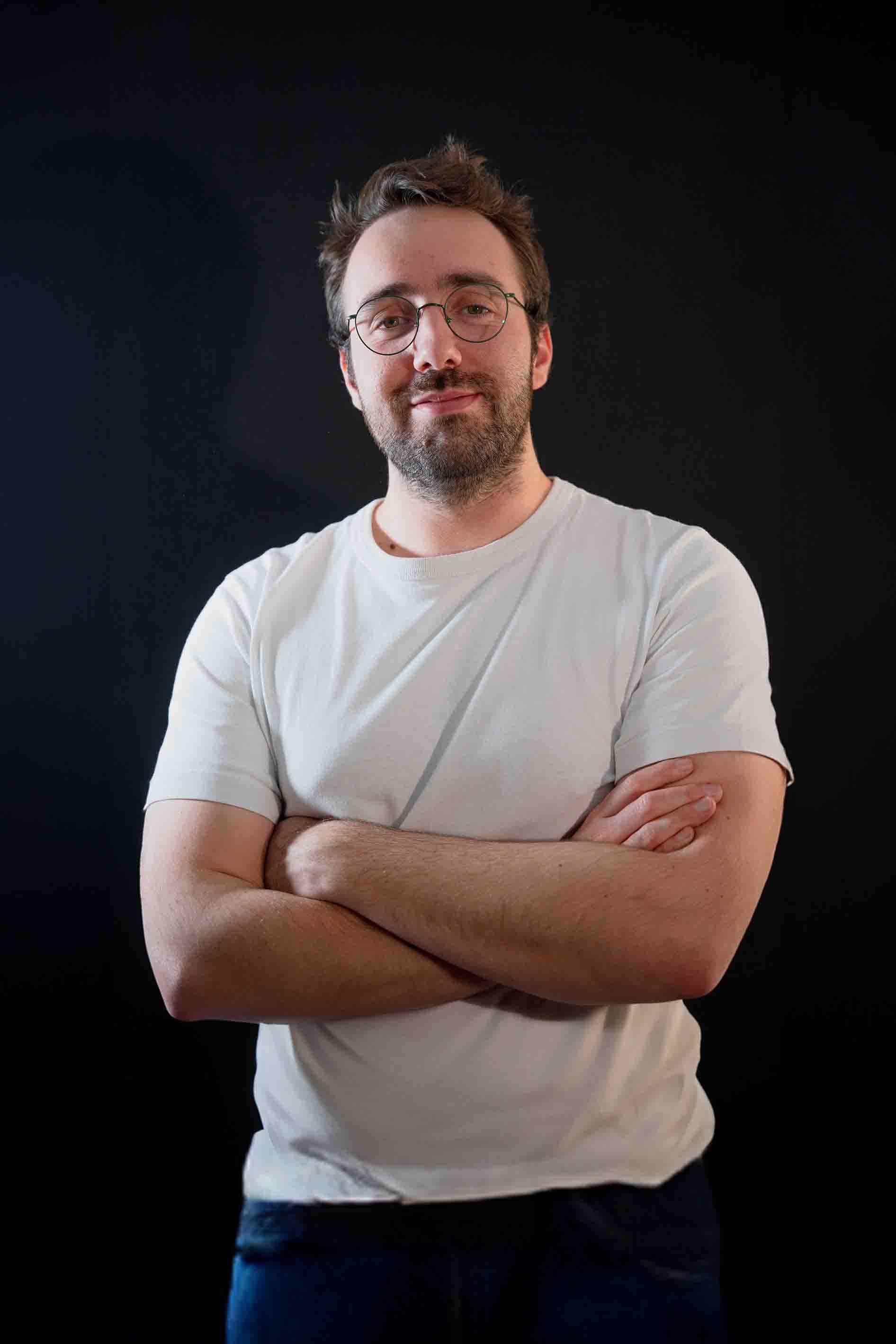 Portrait de Loïc Midy, technicien audiovisuel freelance à Toulouse